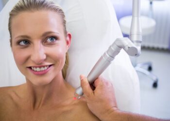 CHIRURGIA DERMATOLOGICĂ